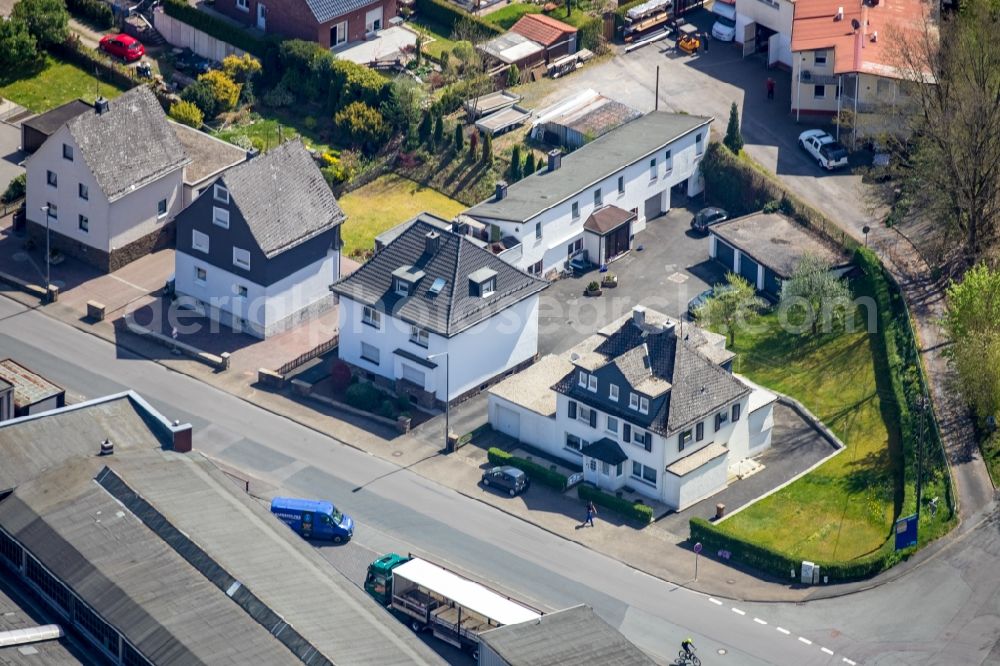 Netphen from above - Single-family residential area of settlement Siegstrasse - Burgstrasse in the district Dreis-Tiefenbach in Netphen in the state North Rhine-Westphalia, Germany