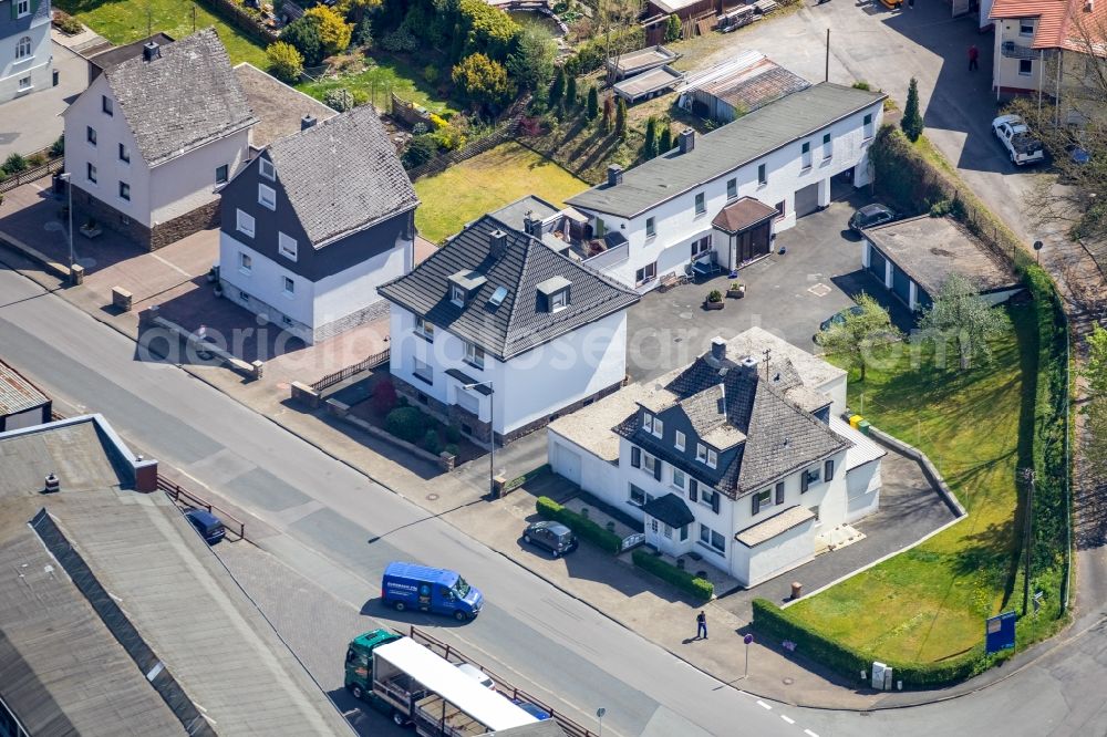 Netphen from the bird's eye view: Single-family residential area of settlement Siegstrasse - Burgstrasse in the district Dreis-Tiefenbach in Netphen in the state North Rhine-Westphalia, Germany