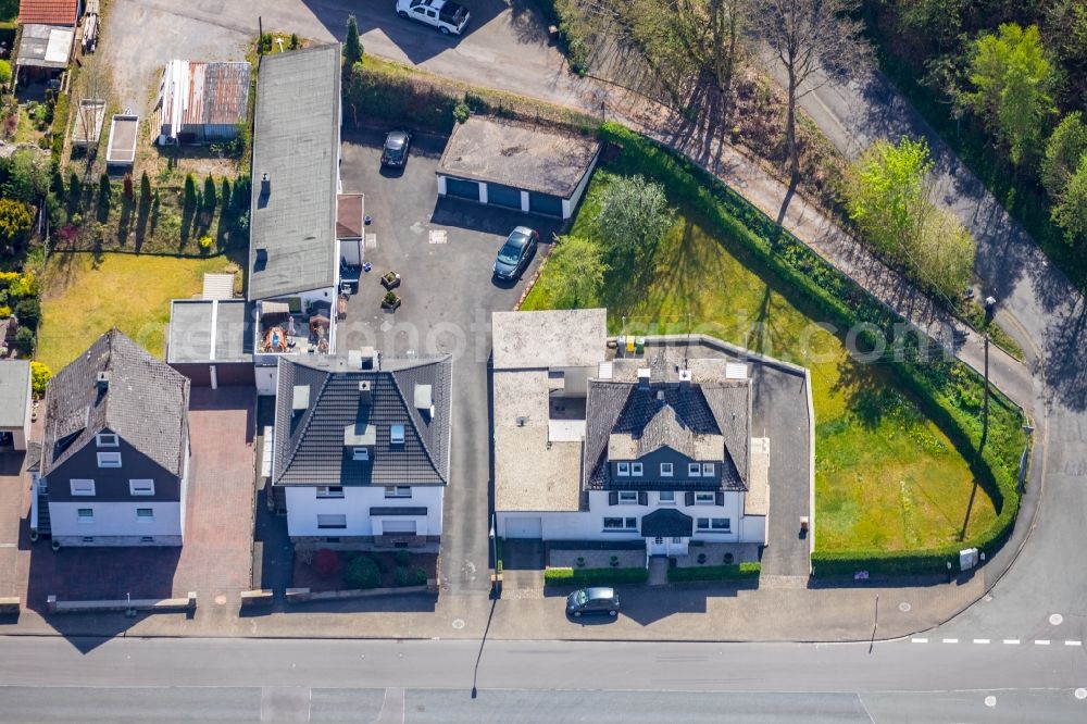 Netphen from the bird's eye view: Single-family residential area of settlement Siegstrasse - Burgstrasse in the district Dreis-Tiefenbach in Netphen in the state North Rhine-Westphalia, Germany