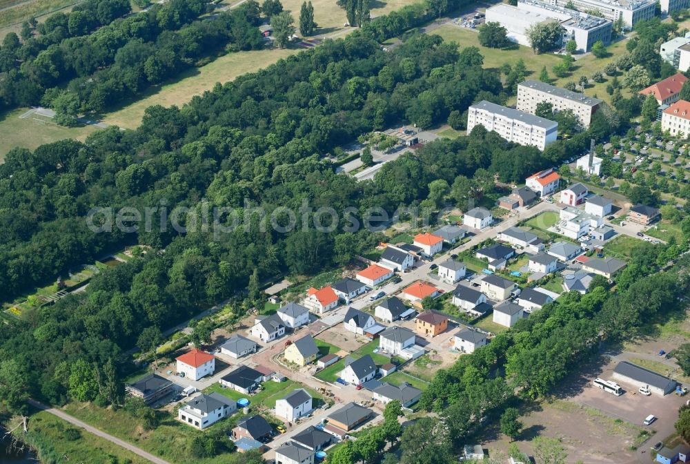 Aerial photograph Magdeburg - Single-family residential area of settlement on Bettina-von-Arnim-Strasse in the district Herrenkrug in Magdeburg in the state Saxony-Anhalt, Germany