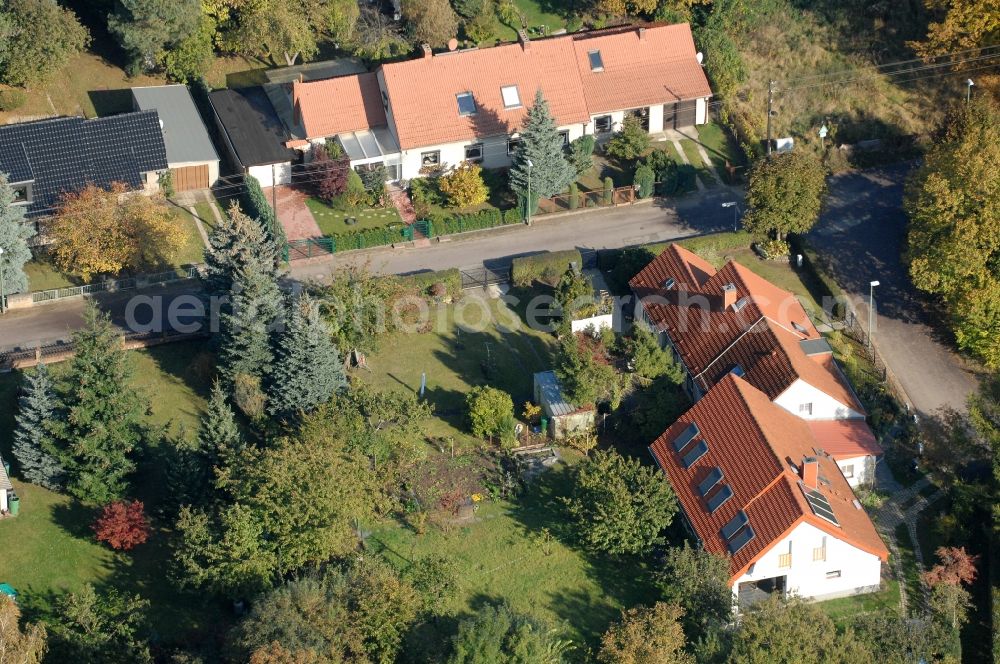 Aerial image Berlin - Single-family residential area of settlement on Siedlungsring, Bucher Chaussee, Erekweg, Swantewitstrasse, Zum Kappgraben, Lanzelotstrasse in the district Karow in Berlin, Germany