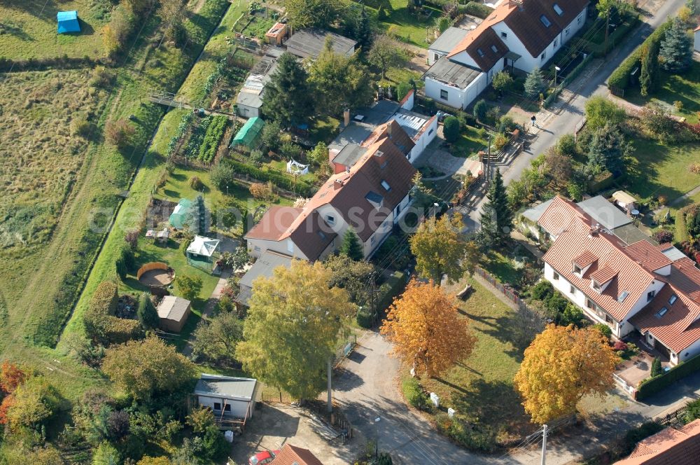 Aerial image Berlin - Single-family residential area of settlement on Siedlungsring, Bucher Chaussee, Erekweg, Swantewitstrasse, Zum Kappgraben, Lanzelotstrasse in the district Karow in Berlin, Germany