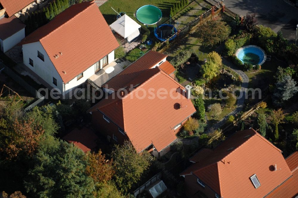 Aerial photograph Berlin - Single-family residential area of settlement on Siedlungsring, Bucher Chaussee, Erekweg, Swantewitstrasse, Zum Kappgraben, Lanzelotstrasse in the district Karow in Berlin, Germany