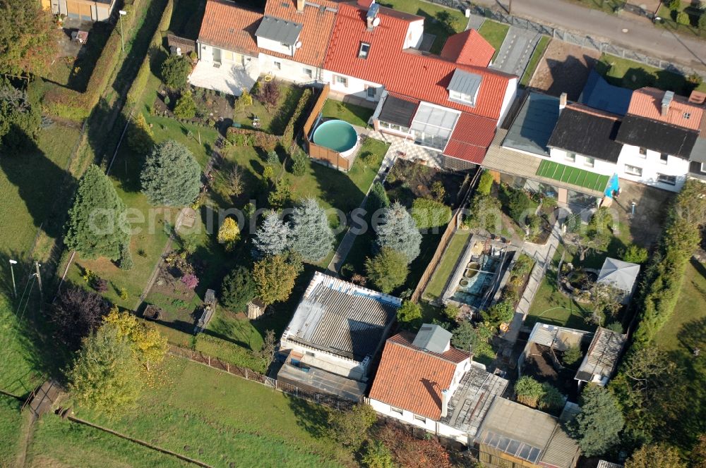 Berlin from the bird's eye view: Single-family residential area of settlement on Siedlungsring, Bucher Chaussee, Erekweg, Swantewitstrasse, Zum Kappgraben, Lanzelotstrasse in the district Karow in Berlin, Germany