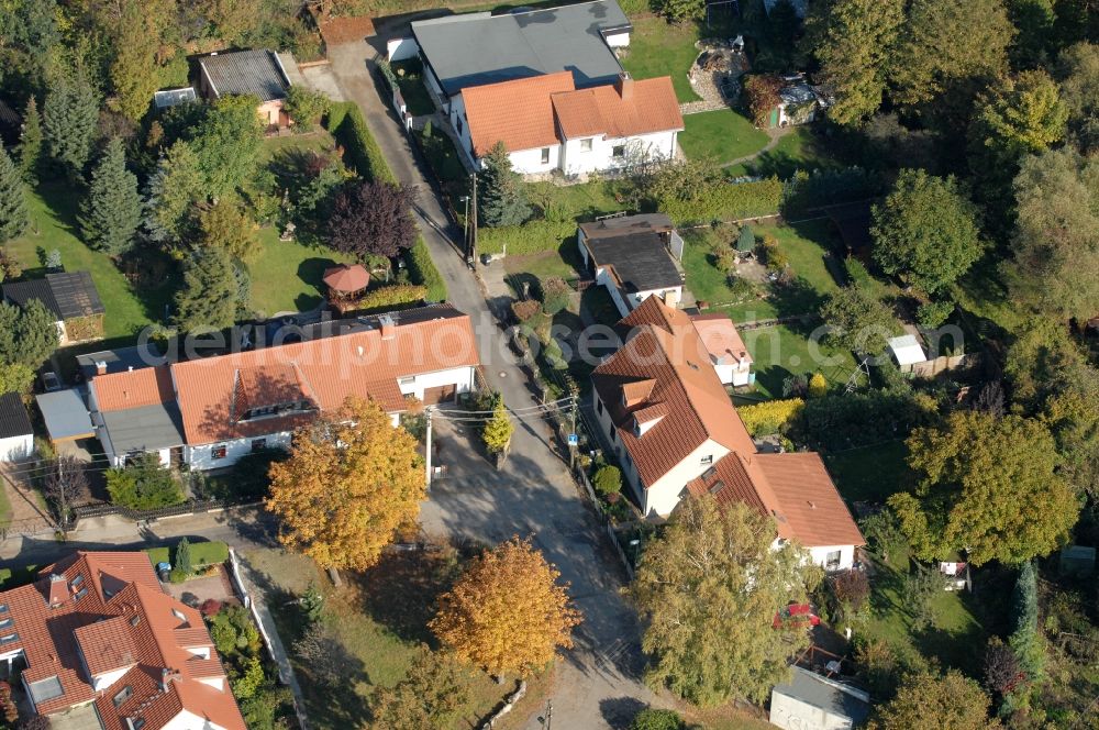 Aerial image Berlin - Single-family residential area of settlement on Siedlungsring, Bucher Chaussee, Erekweg, Swantewitstrasse, Zum Kappgraben, Lanzelotstrasse in the district Karow in Berlin, Germany