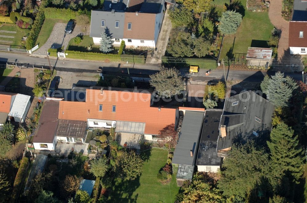 Aerial image Berlin - Single-family residential area of settlement on Siedlungsring, Bucher Chaussee, Erekweg, Swantewitstrasse, Zum Kappgraben, Lanzelotstrasse in the district Karow in Berlin, Germany