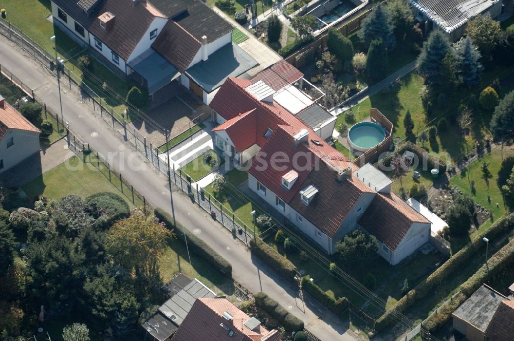 Aerial photograph Berlin - Single-family residential area of settlement on Siedlungsring, Bucher Chaussee, Erekweg, Swantewitstrasse, Zum Kappgraben, Lanzelotstrasse in the district Karow in Berlin, Germany