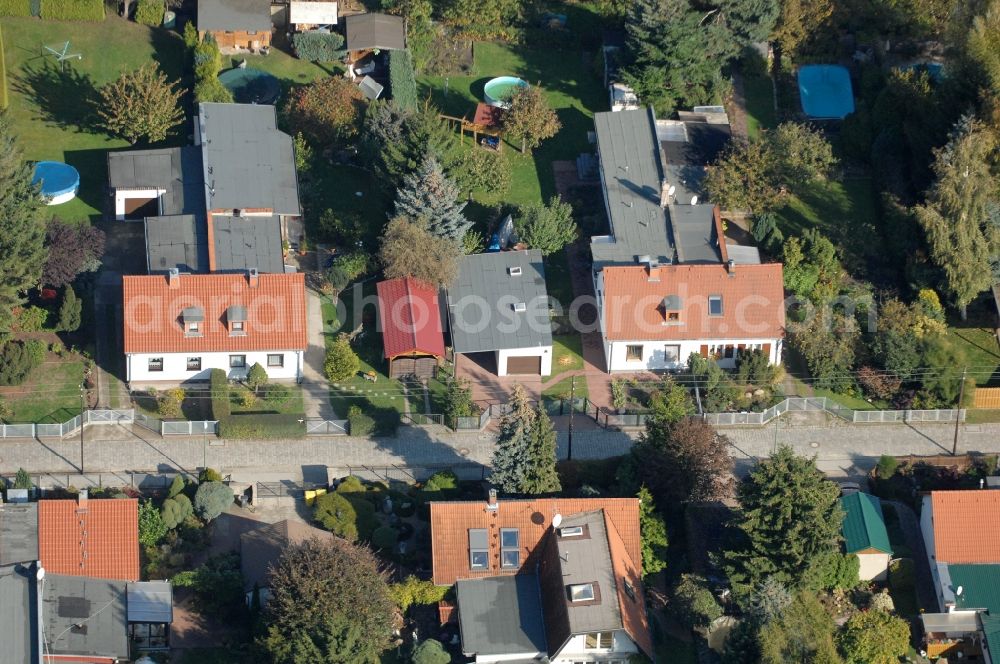 Aerial photograph Berlin - Single-family residential area of settlement on Siedlungsring, Bucher Chaussee, Erekweg, Swantewitstrasse, Zum Kappgraben, Lanzelotstrasse in the district Karow in Berlin, Germany