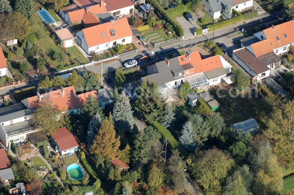 Berlin from above - Single-family residential area of settlement on Siedlungsring, Bucher Chaussee, Erekweg, Swantewitstrasse, Zum Kappgraben, Lanzelotstrasse in the district Karow in Berlin, Germany