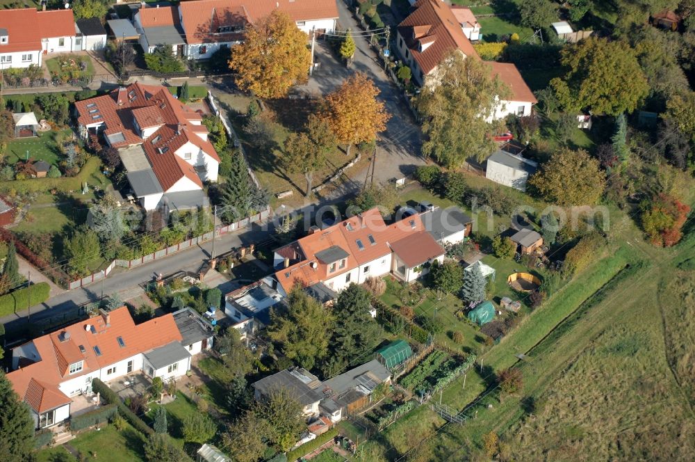 Berlin from above - Single-family residential area of settlement on Siedlungsring, Bucher Chaussee, Erekweg, Swantewitstrasse, Zum Kappgraben, Lanzelotstrasse in the district Karow in Berlin, Germany