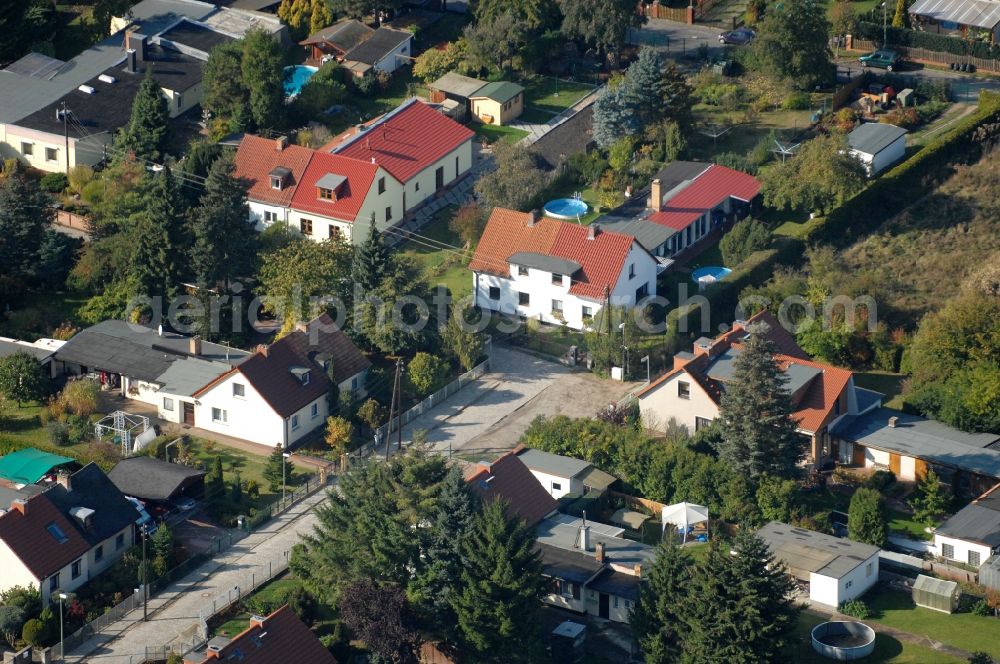 Berlin from above - Single-family residential area of settlement on Siedlungsring, Bucher Chaussee, Erekweg, Swantewitstrasse, Zum Kappgraben, Lanzelotstrasse in the district Karow in Berlin, Germany