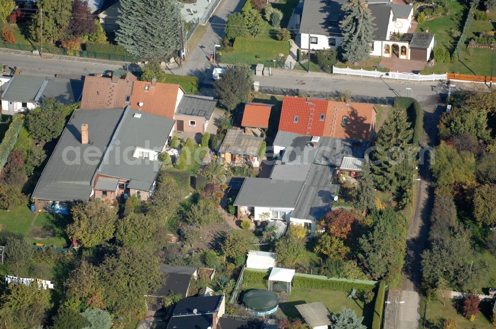 Aerial image Berlin - Single-family residential area of settlement on Siedlungsring, Bucher Chaussee, Erekweg, Swantewitstrasse, Zum Kappgraben, Lanzelotstrasse in the district Karow in Berlin, Germany