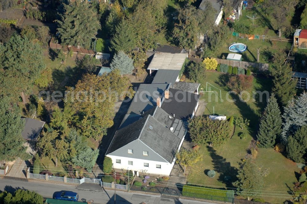 Berlin from the bird's eye view: Single-family residential area of settlement on Siedlungsring, Bucher Chaussee, Erekweg, Swantewitstrasse, Zum Kappgraben, Lanzelotstrasse in the district Karow in Berlin, Germany