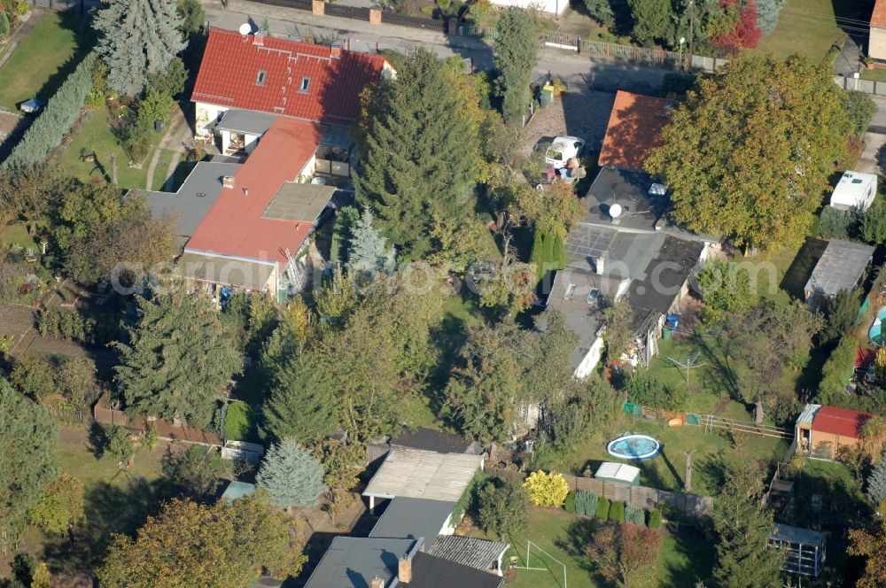 Aerial image Berlin - Single-family residential area of settlement on Siedlungsring, Bucher Chaussee, Erekweg, Swantewitstrasse, Zum Kappgraben, Lanzelotstrasse in the district Karow in Berlin, Germany