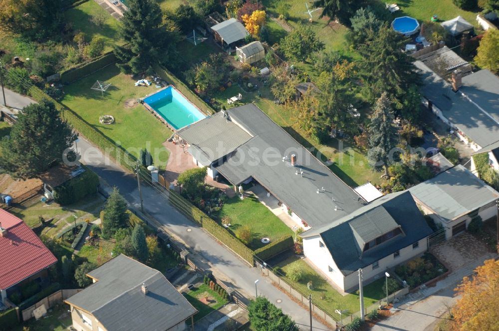 Berlin from the bird's eye view: Single-family residential area of settlement on Siedlungsring, Bucher Chaussee, Erekweg, Swantewitstrasse, Zum Kappgraben, Lanzelotstrasse in the district Karow in Berlin, Germany