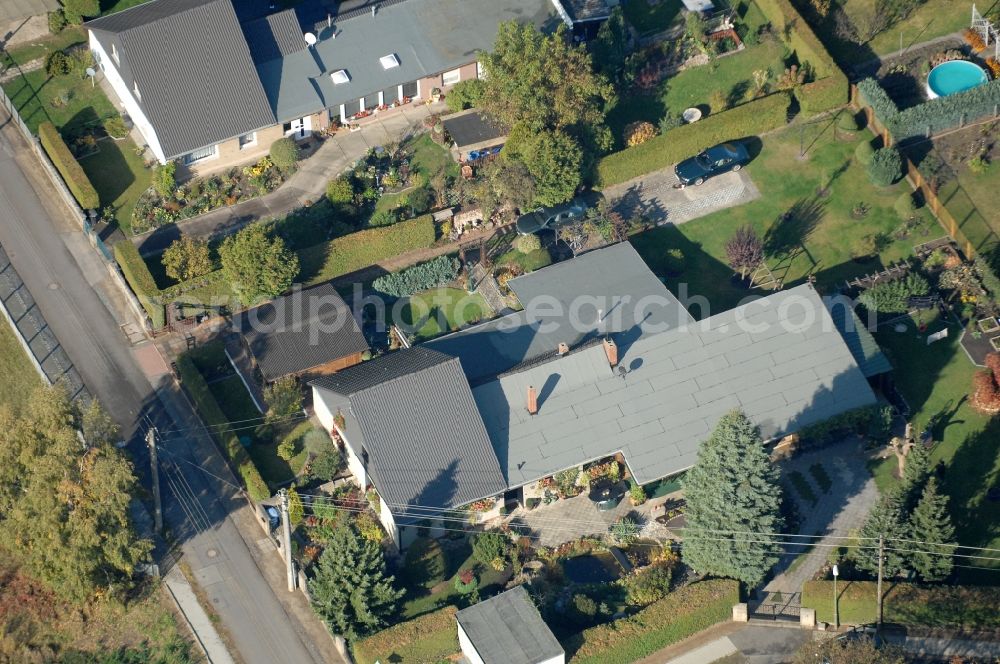 Berlin from above - Single-family residential area of settlement on Siedlungsring, Bucher Chaussee, Erekweg, Swantewitstrasse, Zum Kappgraben, Lanzelotstrasse in the district Karow in Berlin, Germany