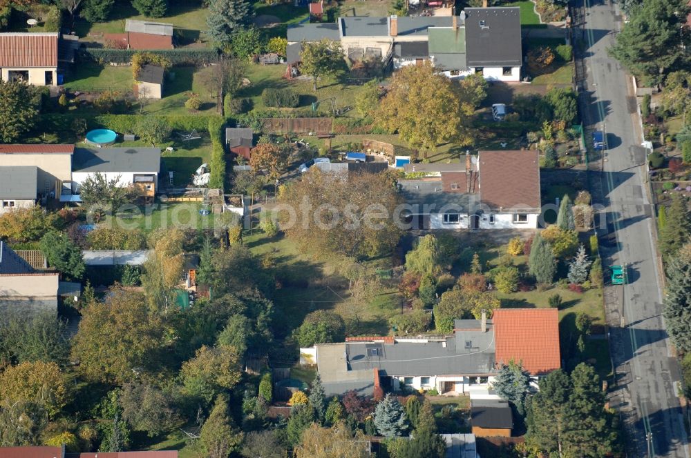 Aerial image Berlin - Single-family residential area of settlement on Siedlungsring, Bucher Chaussee, Erekweg, Swantewitstrasse, Zum Kappgraben, Lanzelotstrasse in the district Karow in Berlin, Germany