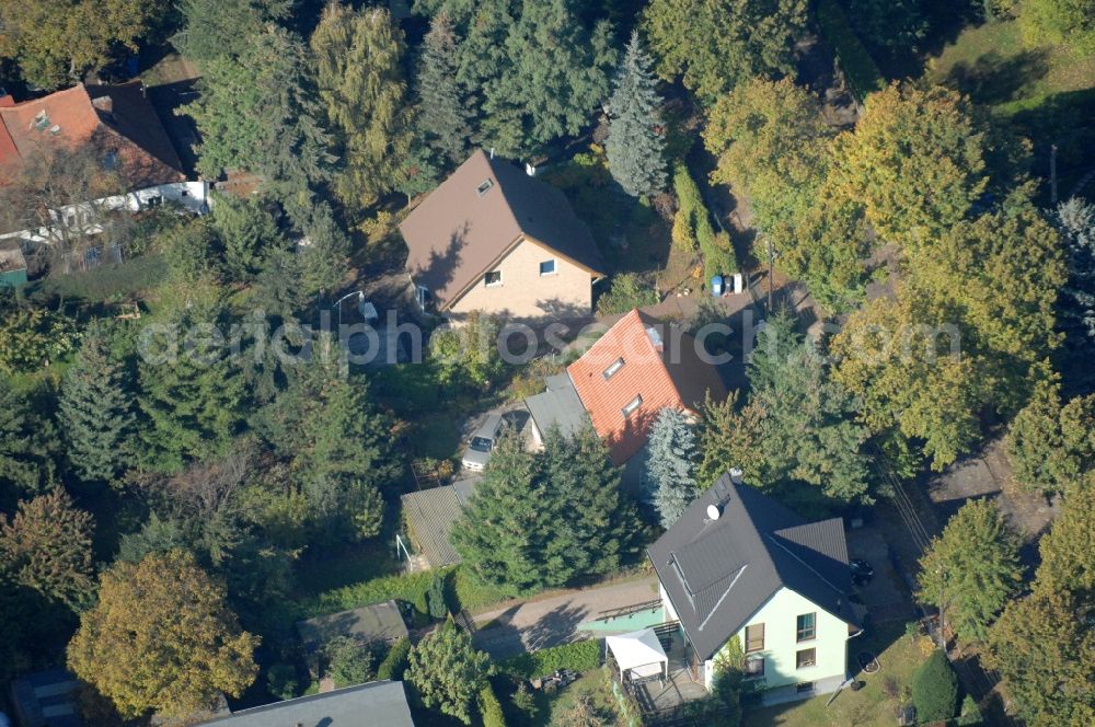 Berlin from the bird's eye view: Single-family residential area of settlement on Siedlungsring, Bucher Chaussee, Erekweg, Swantewitstrasse, Zum Kappgraben, Lanzelotstrasse in the district Karow in Berlin, Germany