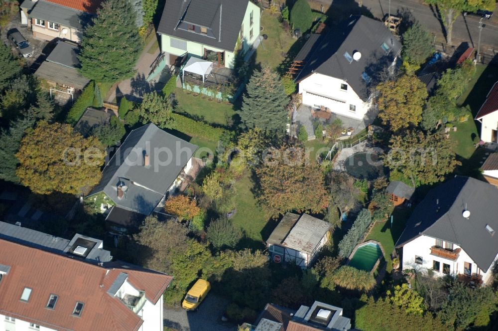 Aerial image Berlin - Single-family residential area of settlement on Siedlungsring, Bucher Chaussee, Erekweg, Swantewitstrasse, Zum Kappgraben, Lanzelotstrasse in the district Karow in Berlin, Germany