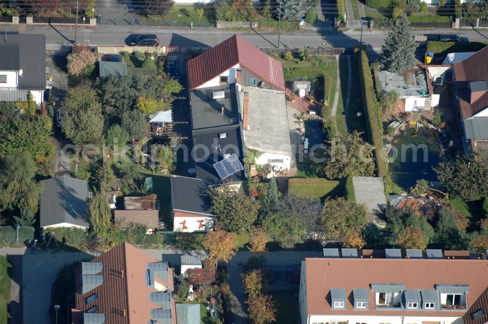 Aerial image Berlin - Single-family residential area of settlement on Siedlungsring, Bucher Chaussee, Erekweg, Swantewitstrasse, Zum Kappgraben, Lanzelotstrasse in the district Karow in Berlin, Germany