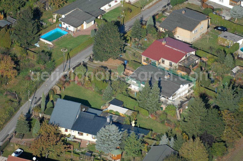 Berlin from the bird's eye view: Single-family residential area of settlement on Siedlungsring, Bucher Chaussee, Erekweg, Swantewitstrasse, Zum Kappgraben, Lanzelotstrasse in the district Karow in Berlin, Germany