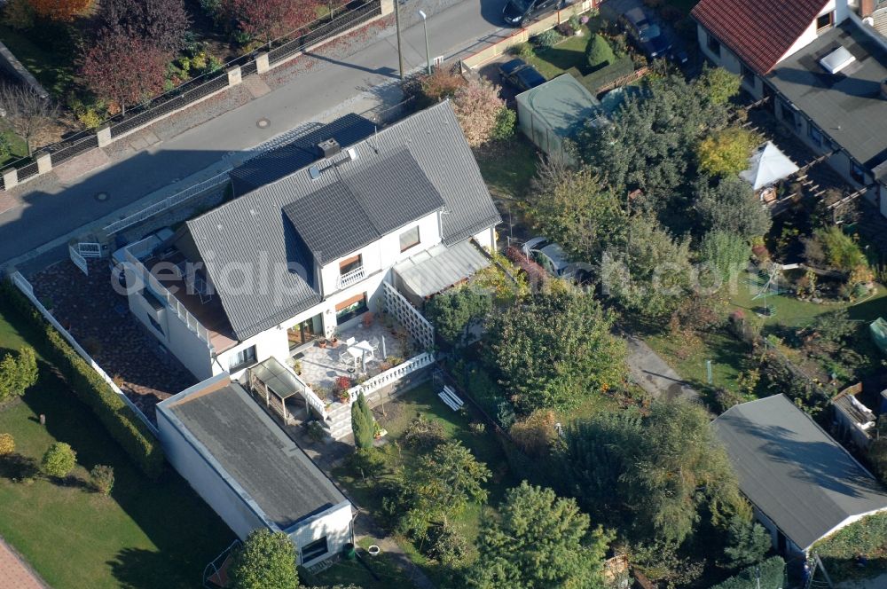 Berlin from the bird's eye view: Single-family residential area of settlement on Siedlungsring, Bucher Chaussee, Erekweg, Swantewitstrasse, Zum Kappgraben, Lanzelotstrasse in the district Karow in Berlin, Germany