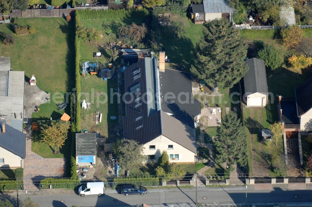 Aerial photograph Berlin - Single-family residential area of settlement on Siedlungsring, Bucher Chaussee, Erekweg, Swantewitstrasse, Zum Kappgraben, Lanzelotstrasse in the district Karow in Berlin, Germany