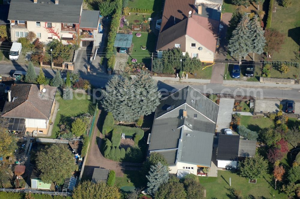 Aerial photograph Berlin - Single-family residential area of settlement on Siedlungsring, Bucher Chaussee, Erekweg, Swantewitstrasse, Zum Kappgraben, Lanzelotstrasse in the district Karow in Berlin, Germany