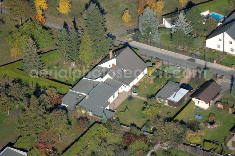 Berlin from the bird's eye view: Single-family residential area of settlement on Siedlungsring, Bucher Chaussee, Erekweg, Swantewitstrasse, Zum Kappgraben, Lanzelotstrasse in the district Karow in Berlin, Germany