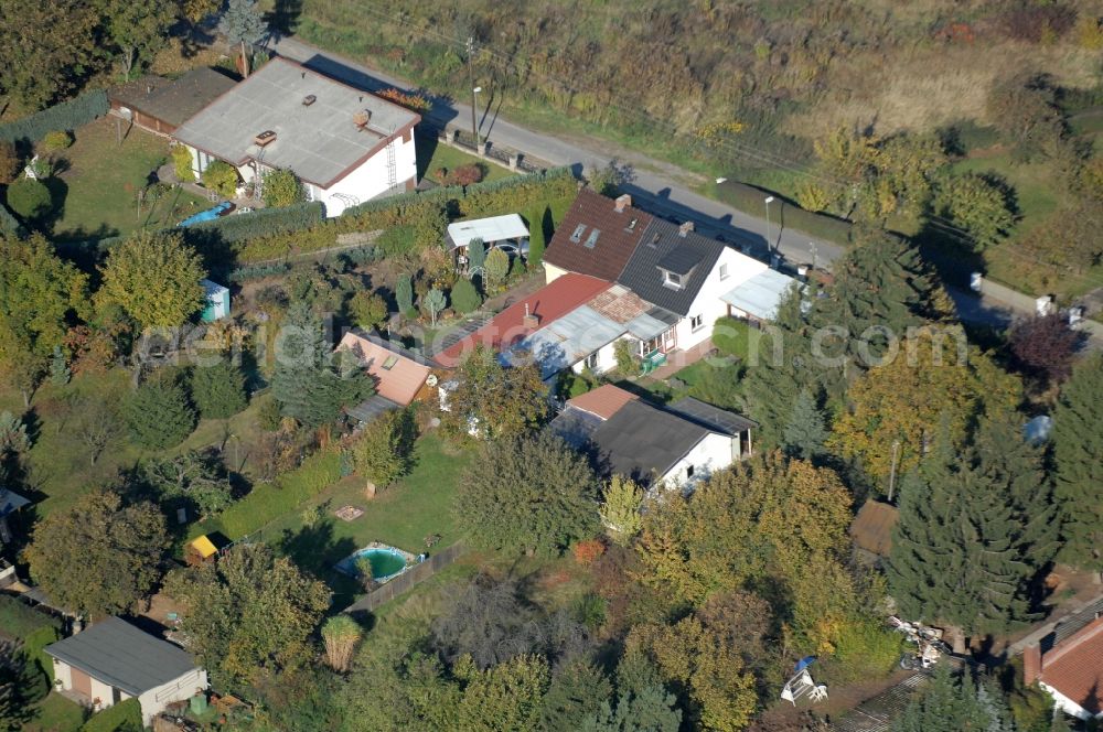 Aerial image Berlin - Single-family residential area of settlement on Siedlungsring, Bucher Chaussee, Erekweg, Swantewitstrasse, Zum Kappgraben, Lanzelotstrasse in the district Karow in Berlin, Germany