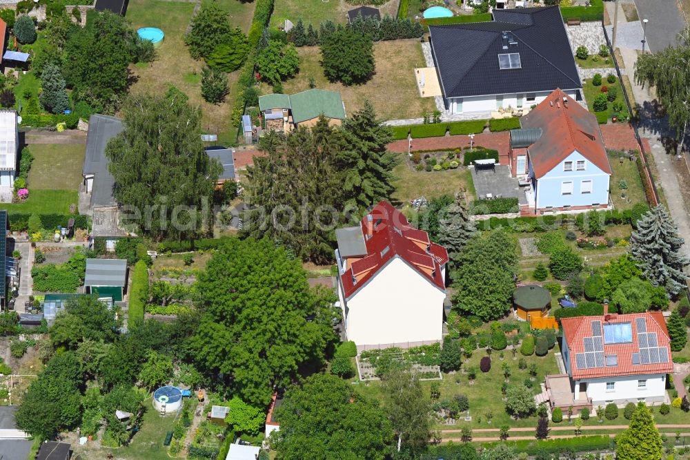 Aerial photograph Berlin - Single-family residential area of settlement on street Birkenstrasse in the district Kaulsdorf in Berlin, Germany