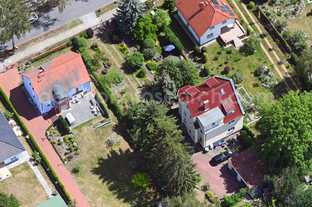 Aerial photograph Berlin - Single-family residential area of settlement on street Birkenstrasse in the district Kaulsdorf in Berlin, Germany