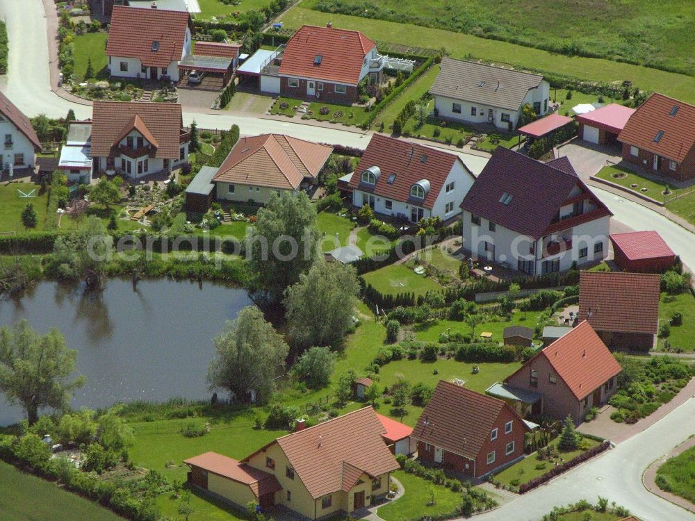 Aerial photograph Burg Stargard - Single-family residential area of settlement in the district Quastenberg in Burg Stargard in the state Mecklenburg - Western Pomerania, Germany