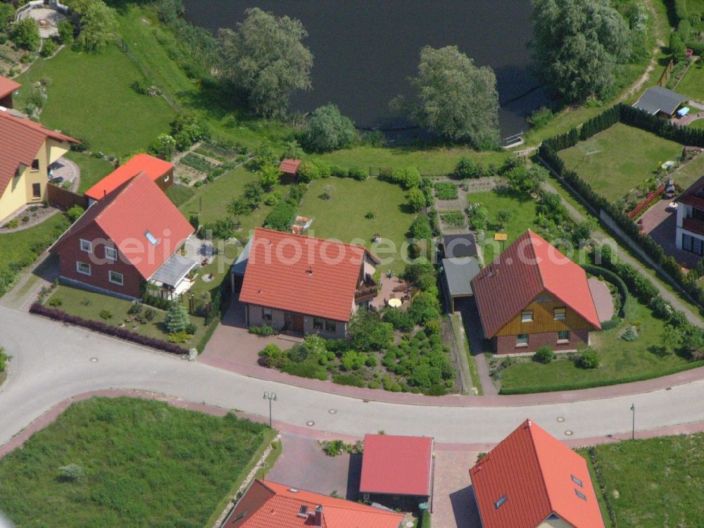 Burg Stargard from the bird's eye view: Single-family residential area of settlement in the district Quastenberg in Burg Stargard in the state Mecklenburg - Western Pomerania, Germany