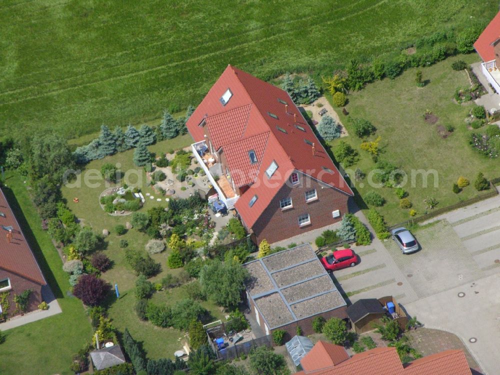 Aerial photograph Burg Stargard - Single-family residential area of settlement in the district Quastenberg in Burg Stargard in the state Mecklenburg - Western Pomerania, Germany