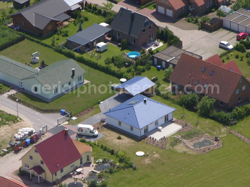 Burg Stargard from the bird's eye view: Single-family residential area of settlement in the district Quastenberg in Burg Stargard in the state Mecklenburg - Western Pomerania, Germany