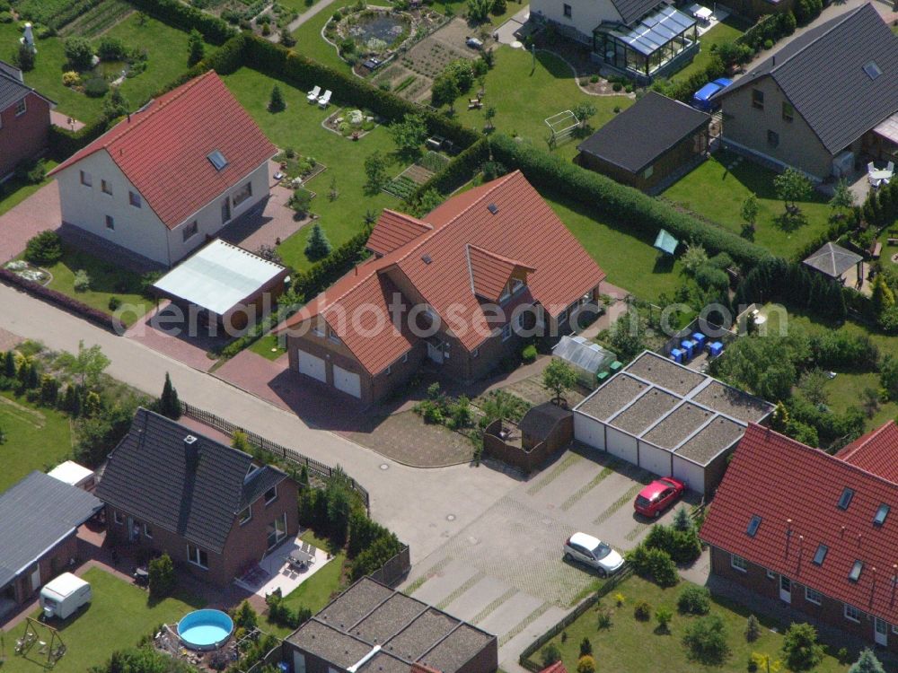 Burg Stargard from above - Single-family residential area of settlement in the district Quastenberg in Burg Stargard in the state Mecklenburg - Western Pomerania, Germany