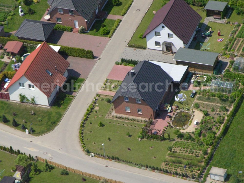 Burg Stargard from above - Single-family residential area of settlement in the district Quastenberg in Burg Stargard in the state Mecklenburg - Western Pomerania, Germany