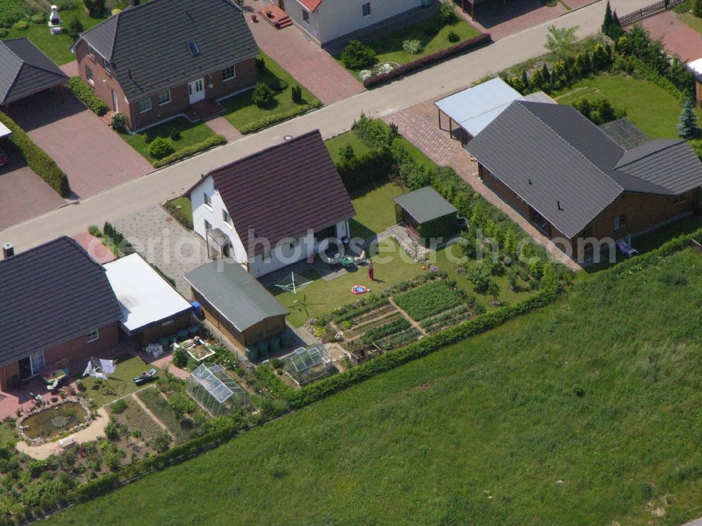 Burg Stargard from the bird's eye view: Single-family residential area of settlement in the district Quastenberg in Burg Stargard in the state Mecklenburg - Western Pomerania, Germany