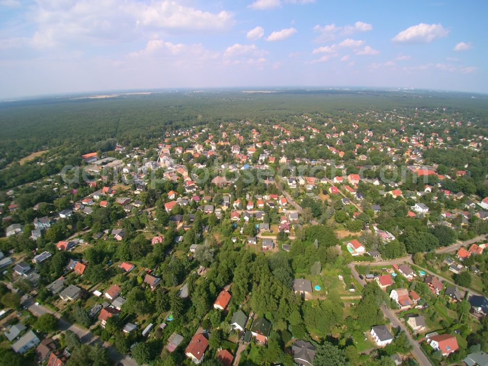 Berlin from above - Single-family residential area of settlement An den Baenken - Fuerstenwalder Allee in Berlin in the district of Rahnsdorf