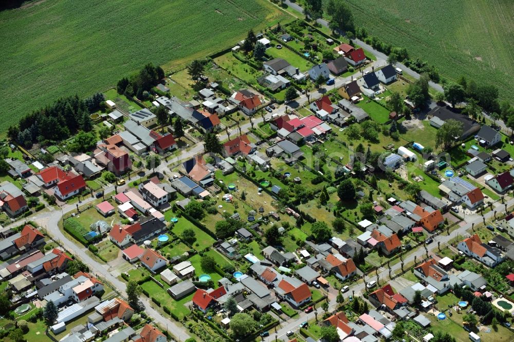 Aerial image Oranienburg - Single-family residential area of settlement in the district Tiergartensiedlung in Oranienburg in the state Brandenburg, Germany