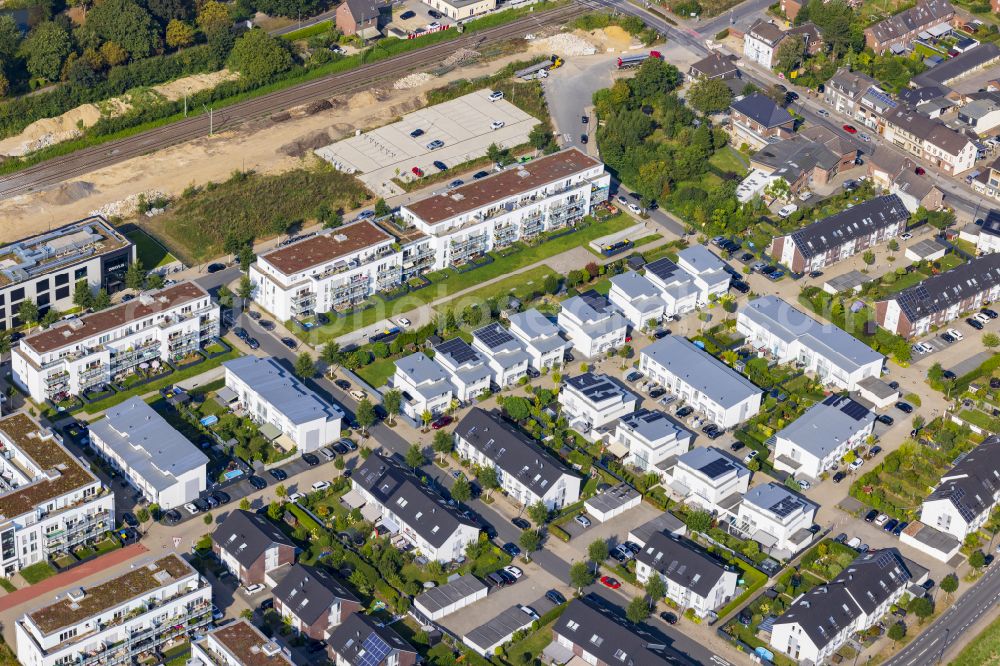 Aerial image Osterath - Residential area of a single-family house settlement on Hoelssig-Strasse in Osterath in the federal state of North Rhine-Westphalia, Germany