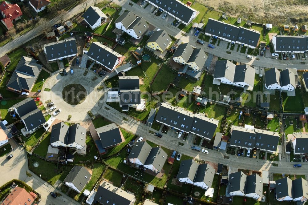 Panketal from above - Single-family residential area of settlement Loecknitzstrasse in Panketal in the state Brandenburg