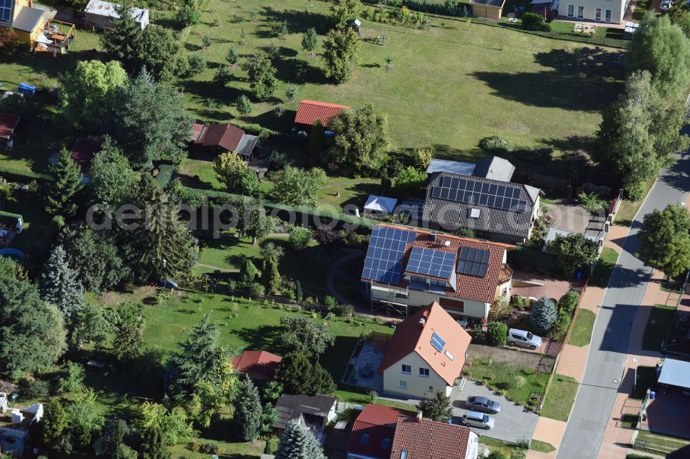 Panketal from above - Single-family residential area of settlement Birkholzer Weg - Platanenweg in Panketal in the state Brandenburg