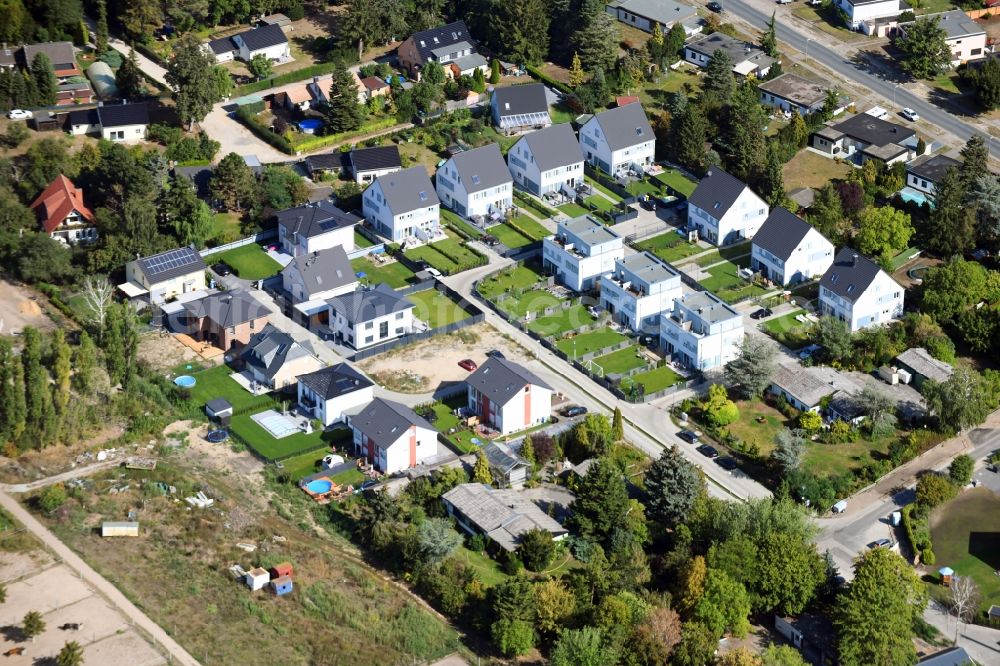 Aerial photograph Berlin - Single-family residential area of settlement on Pfauenkehre in the district Rudow in Berlin, Germany