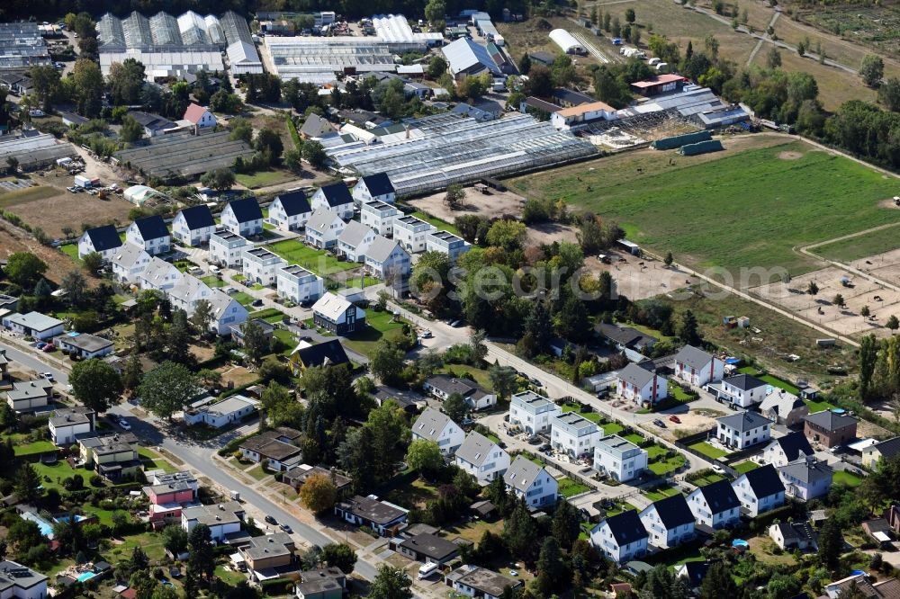 Aerial image Berlin - Single-family residential area of settlement on Pfauenkehre in the district Rudow in Berlin, Germany