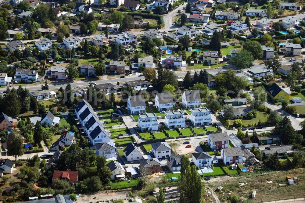 Berlin from above - Single-family residential area of settlement on Pfauenkehre in the district Rudow in Berlin, Germany