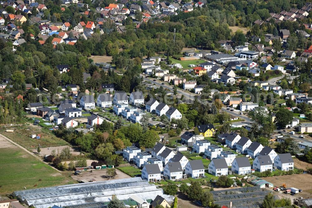 Aerial image Berlin - Single-family residential area of settlement on Pfauenkehre in the district Rudow in Berlin, Germany