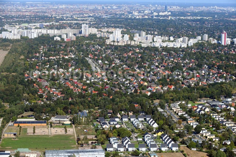 Aerial image Berlin - Single-family residential area of settlement on Pfauenkehre in the district Rudow in Berlin, Germany