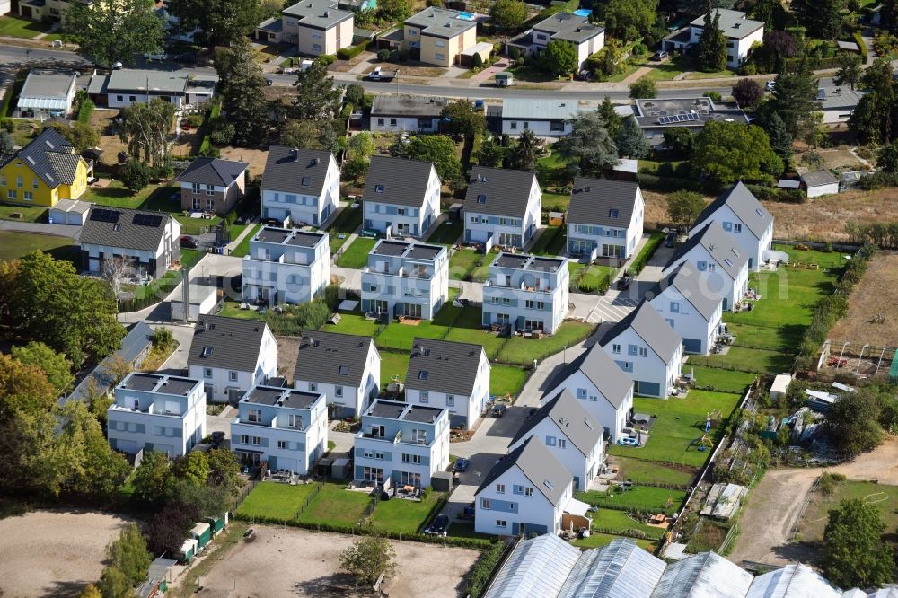 Aerial photograph Berlin - Single-family residential area of settlement on Pfauenkehre in the district Rudow in Berlin, Germany